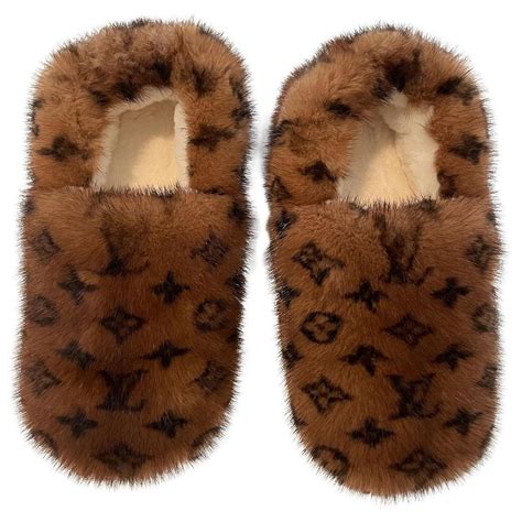 louis vuitton slippers mannen|louis vuitton slippers fur.